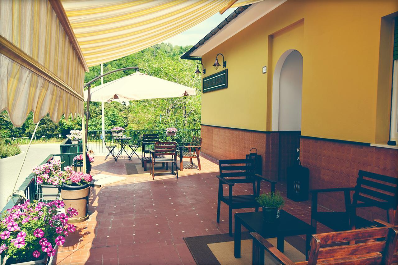 Hotel Pineta Del Borgo Cavi di Lavagna Exterior foto